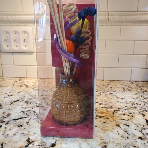 Fragrance Diffuser Oil Vase Harvest, Pumpkin, Ginger Better Homes - Picture 3 of 11